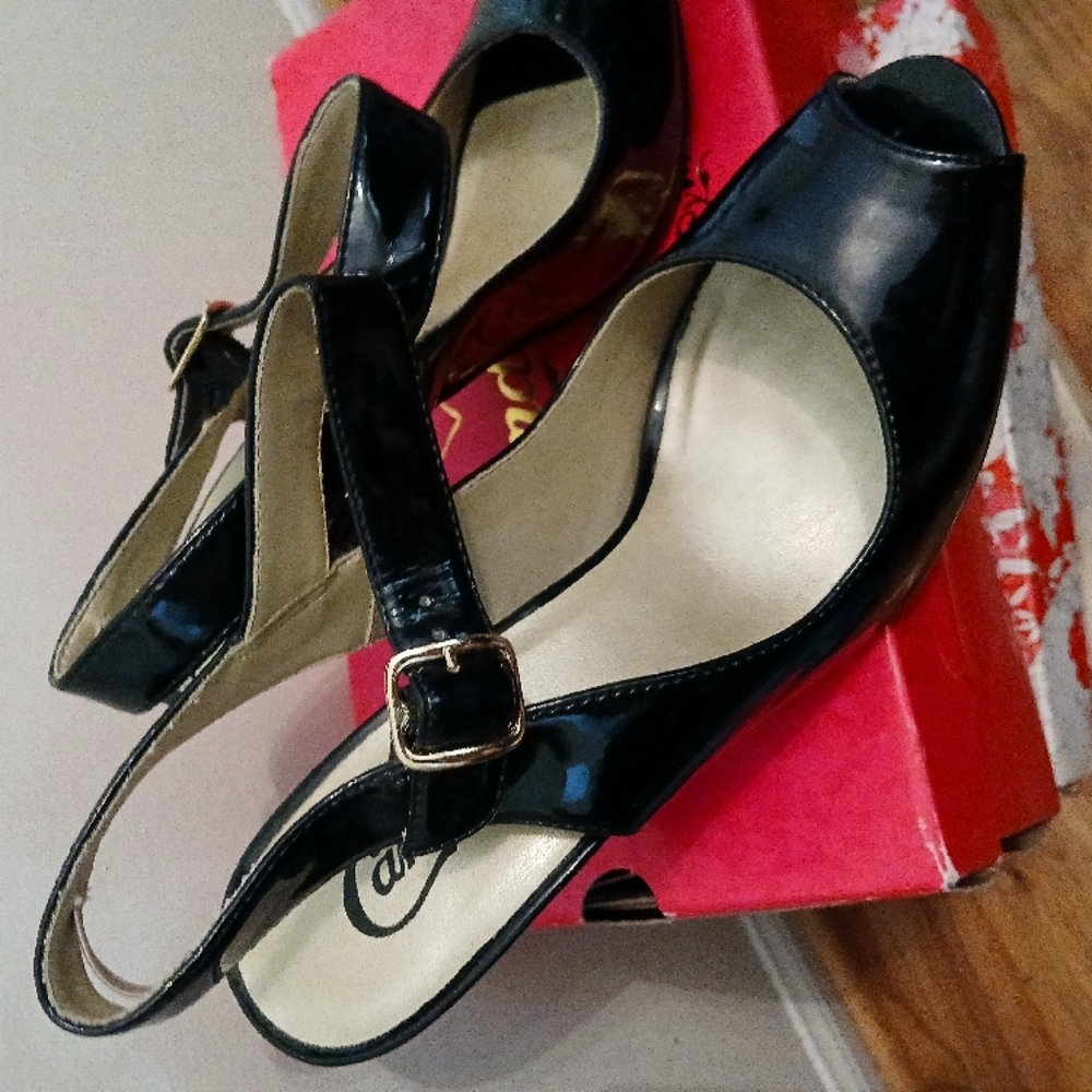 CANDIES Black Patent Leather Slingback Heels - Picture 3 of 6